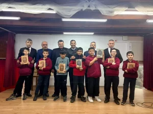 Kur’an-ı Kerim Öğrencilere Hediye Edildi