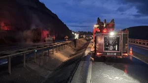 Kütahya’da Yanan Tır Yangını Kontrol Altında