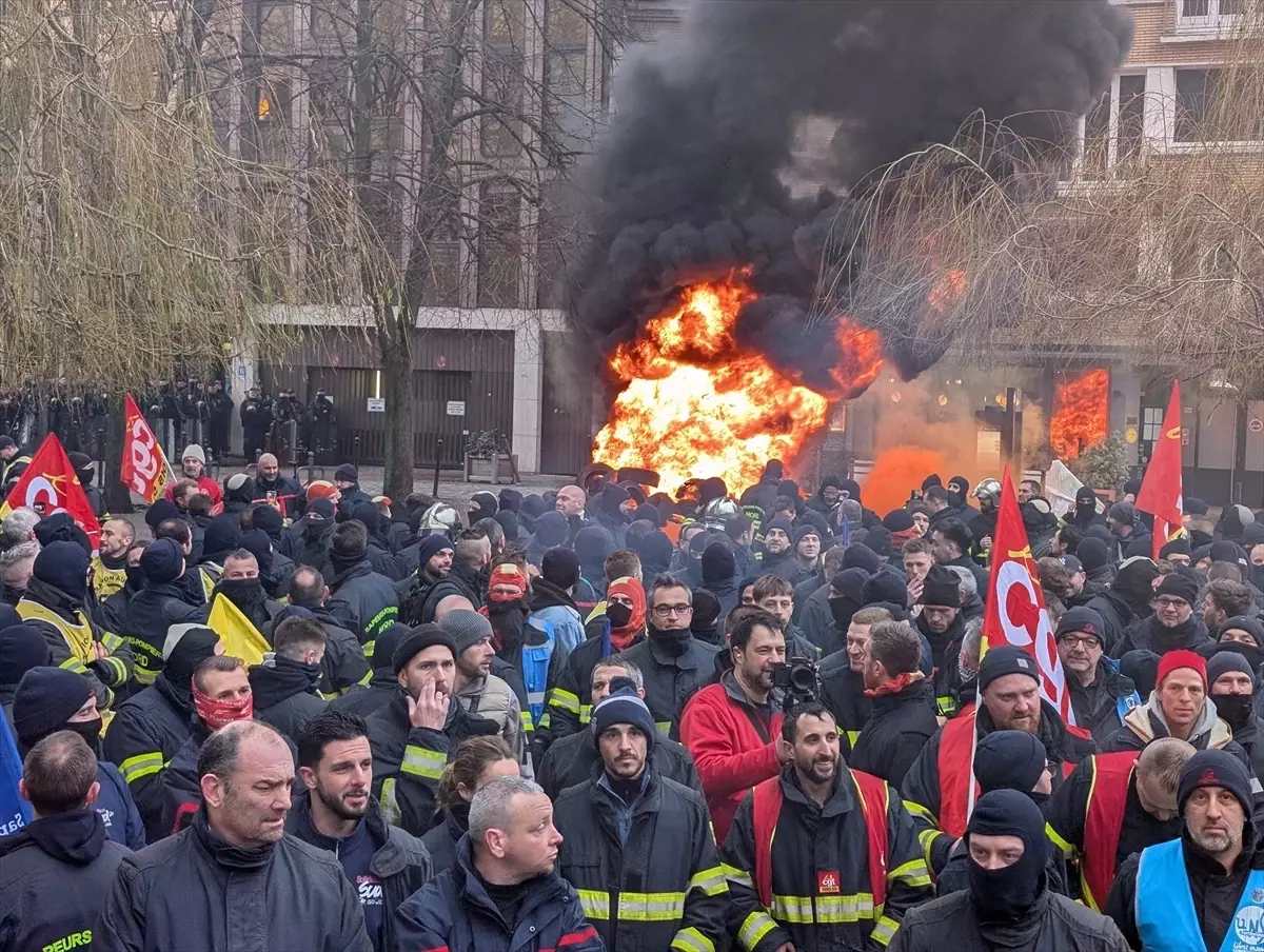 Lille’de İtfaiyeciler ve Polis Arasında Arbede