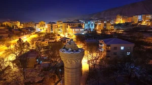 Malatya’da karla beyaza bürünen tarihi yapılar dronla görüntülendi