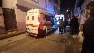 Manisa’da 52 yaşındaki oğlunu yatağında ölü buldu