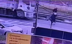 Manisa’da Kamyon Çarpması: 77 Yaşındaki Osman Aktaş Hayatını Kaybetti