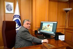 Marmara Üniversitesi Rektörü Fotoğraf Oylamasına Katıldı