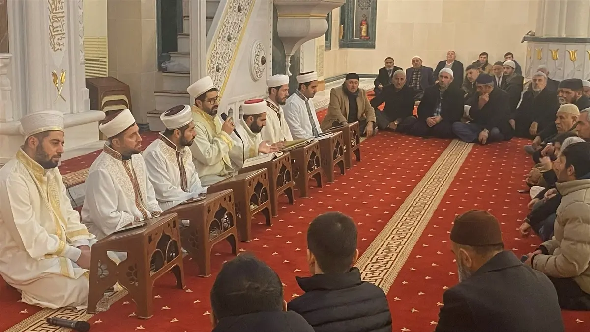 Midyat’ta Regaip Kandili Coşkusu