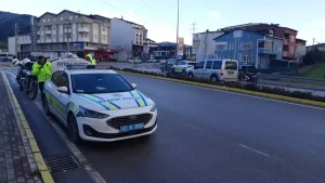 Motosiklet Sürücüsü Polise Çarptı, Yaralı Var