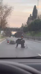 Motosikletli Sürücü Takla Attı