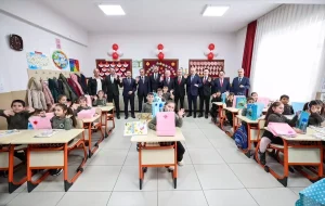 Öğrenciler Karnelerini Aldı