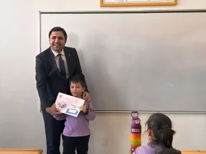 Öğrenciler Karnelerini Aldı