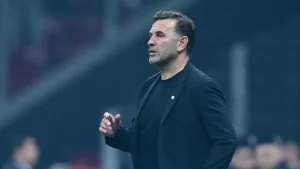 Okan Buruk, Mert Hakan Yandaş’ı ziyaret etti