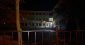 Okul bahçesinde kavga: Bir çocuk bıçaklandı, babası darbedildi