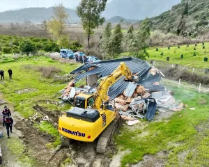 Ortaca’da Kaçak Yapıların Yıkımına Başlandı