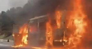 Osmaniye’de can pazarı! İşçi servisi otoyolda alev alev yandı