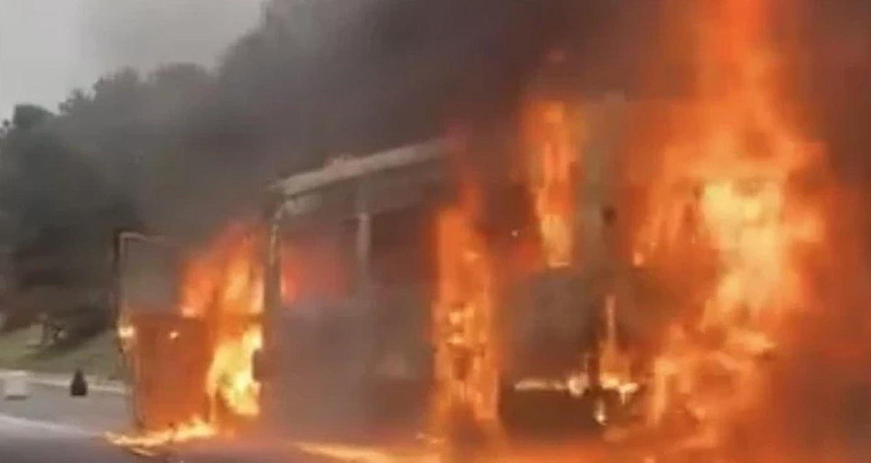 Osmaniye’de can pazarı! İşçi servisi otoyolda alev alev yandı