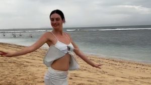Oyuncu Melis Sezen, Bali’de hünerlerini sergiledi