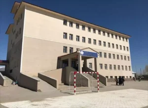 Patnos’ta Trafik Kazası: 12 Yaşındaki Öğrenci Hayatını Kaybetti