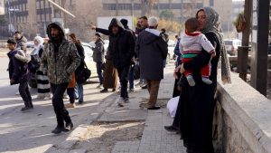 PKK/YPG, Halep’te işgal ettiği bölgelerden çıkmak isteyen sivilleri hedef alıyor