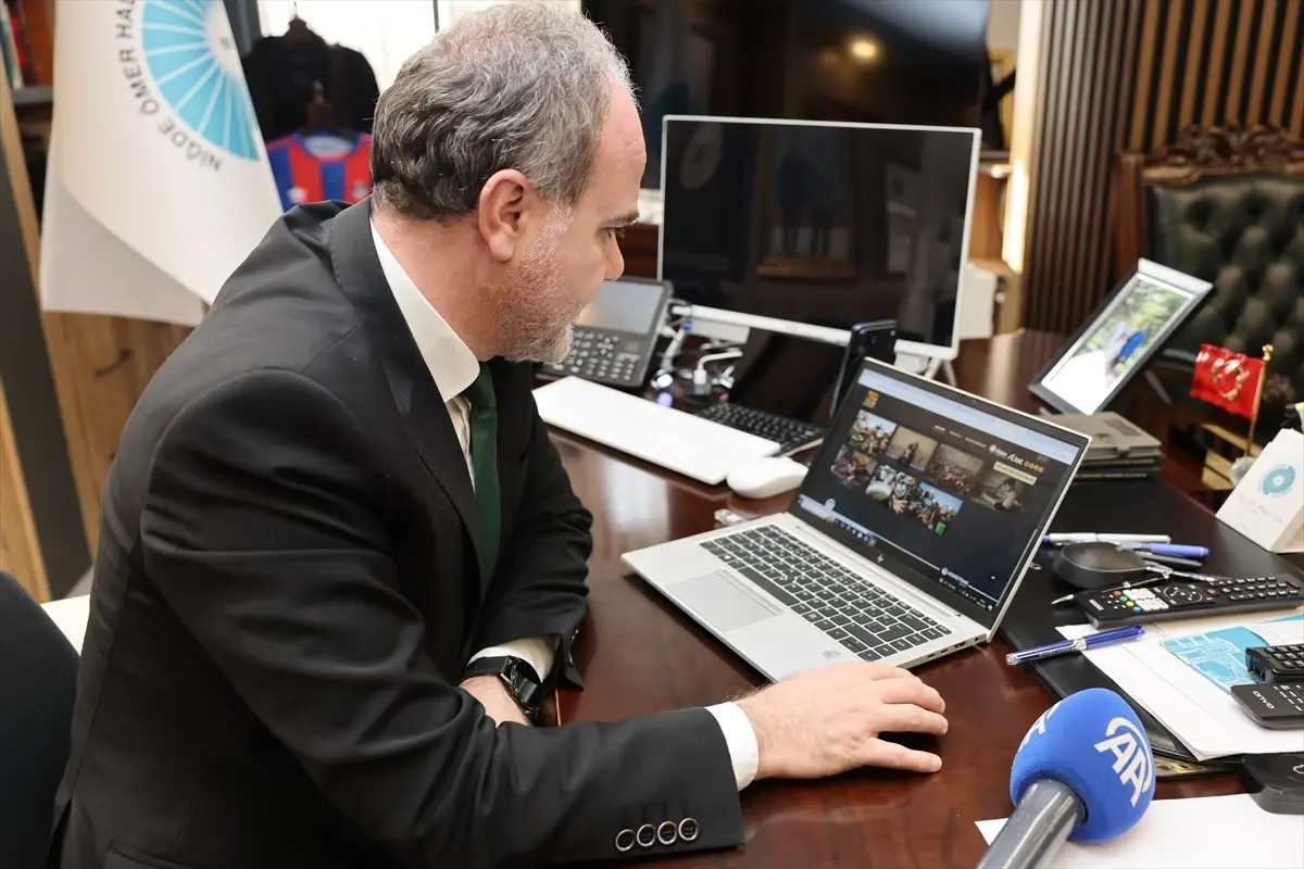 Rektör Uslu ‘Yılın Kareleri’ Oylamasına Katıldı