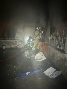 Reyhanlı’da Yangında Mahsur Kalan Kedi Kurtarıldı