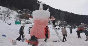 Rize’de kardan dev çay bardağı yaptılar! Görenler gözlerine inanamadı