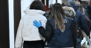 Şafak baskınıyla fuhuş operasyonu: 21 kadın kurtarıldı