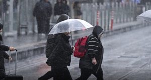 Sağanak uyarılarının sonu gelmiyor! Bu defa karla karışık yağacak