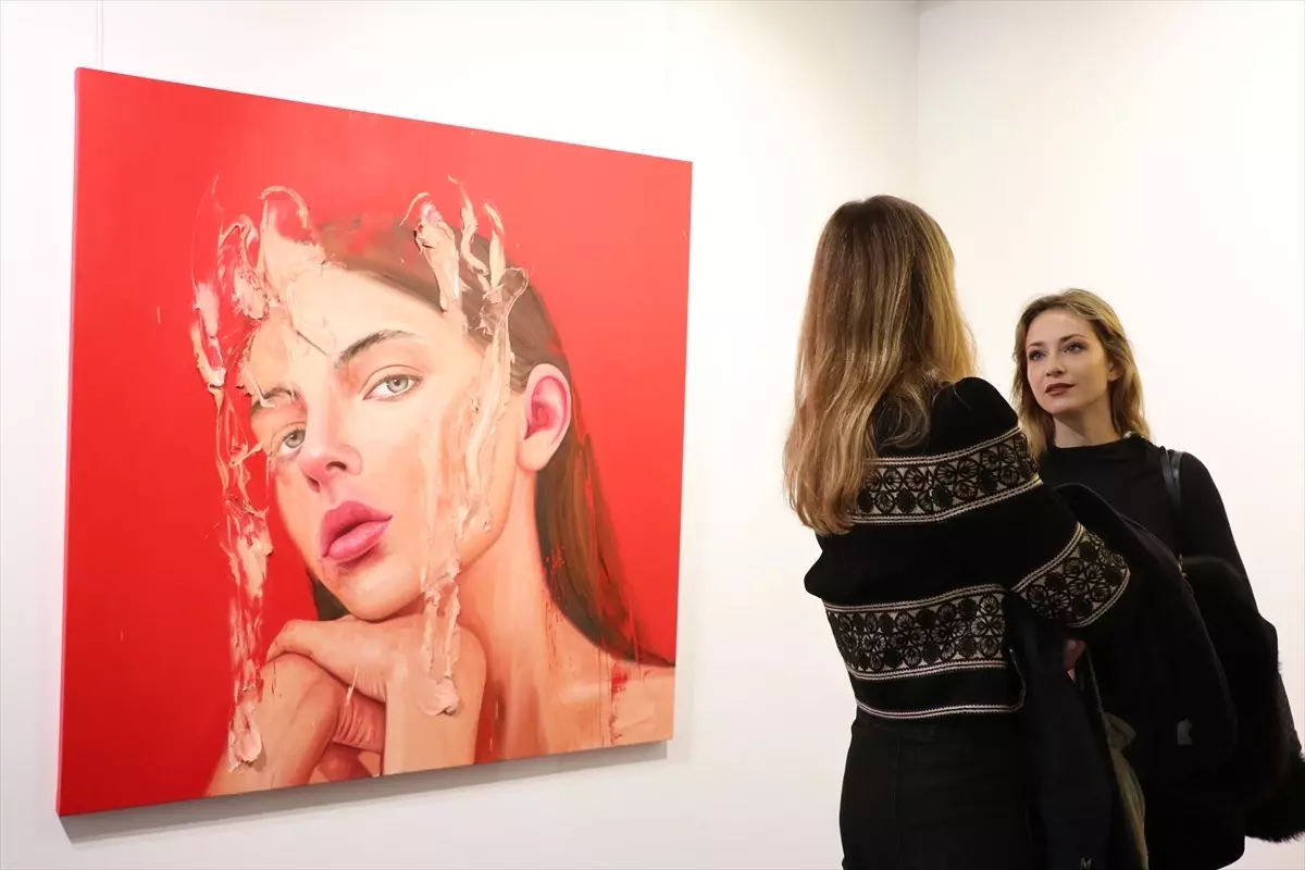 Şahin Demir’in Paris’te ‘Bakışla Yüzleşme’ Sergisi Açıldı