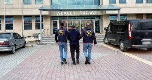 Sakarya’da firari suç makinesi yakayı ele verdi