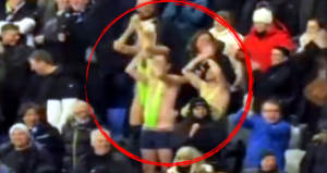 Şampiyonlar ligi maçında soyundular: 3 kişiye hapis cezası