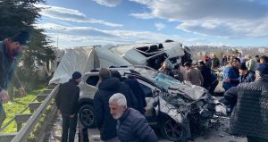 Samsun’da 4 aracın karıştığı kazada 1 ölü, 3 yaralı var