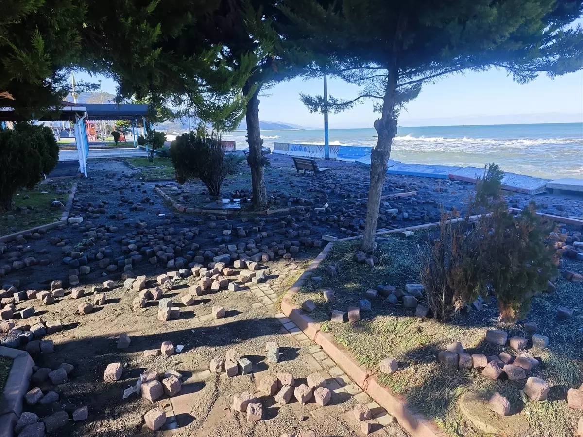 Samsun’da Fırtına Kıyı Erozyonuna Neden Oldu