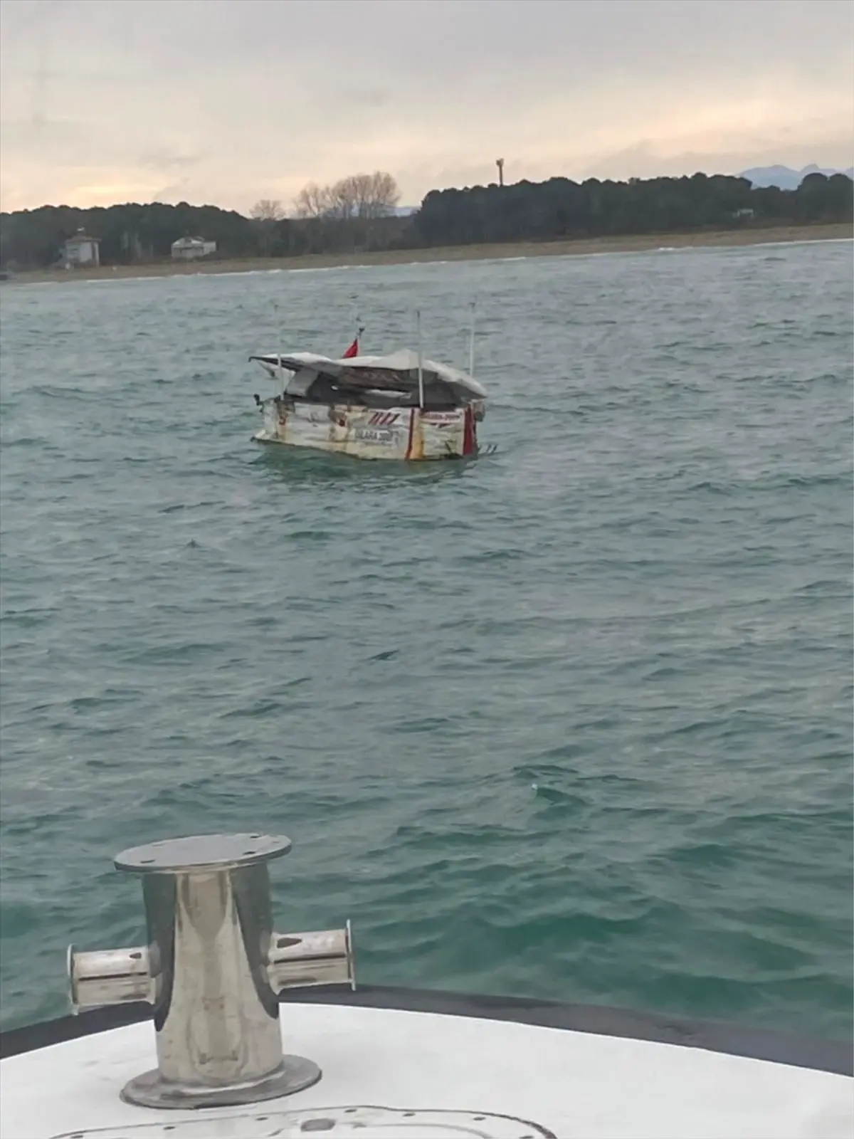 Samsun’da Kontrolsüz Sürüklenen Tekne Kurtarıldı