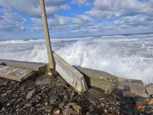 Samsun’da Rüzgar Dalgaları Sahili Vurdu