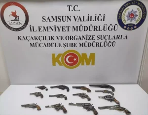 Samsun’da Tescilli 13 Tabanca Ele Geçirildi