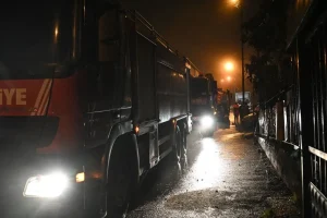 Sancaktepe’de Gecekonduda Yangın