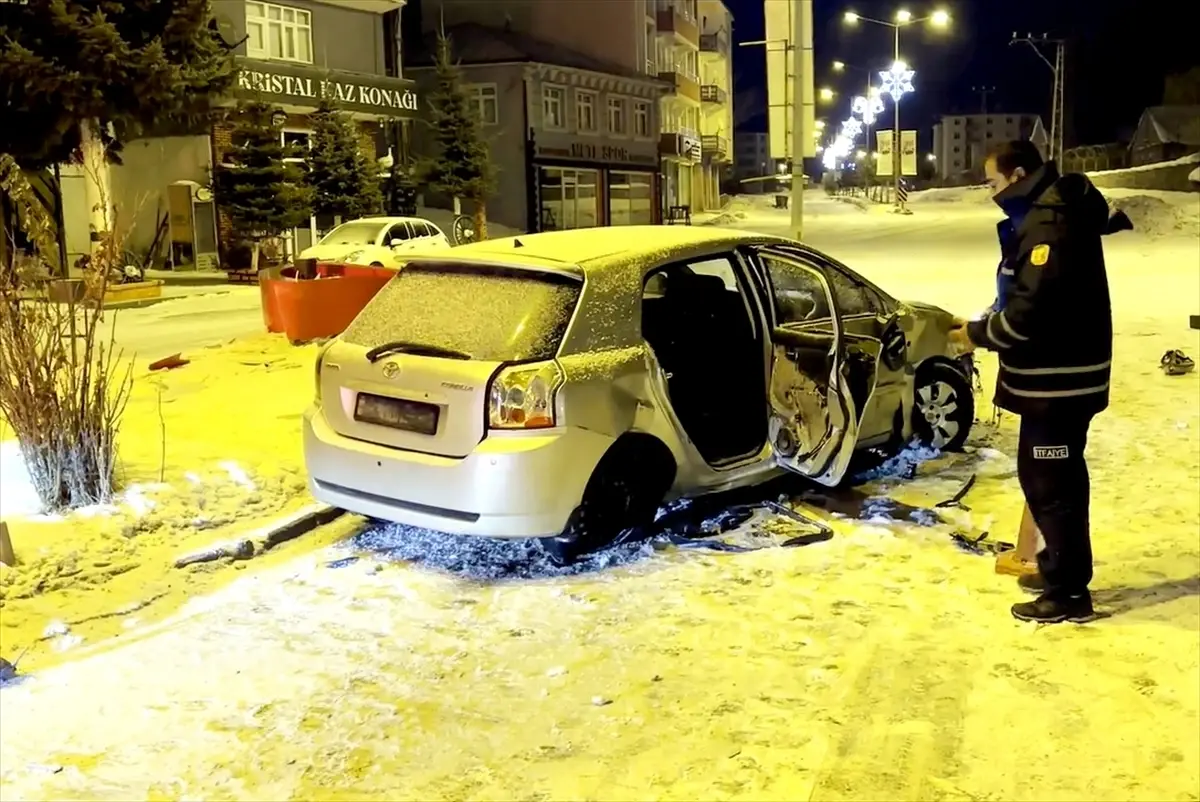 Sarıkamış’ta Trafik Kazası: 4 Yaralı