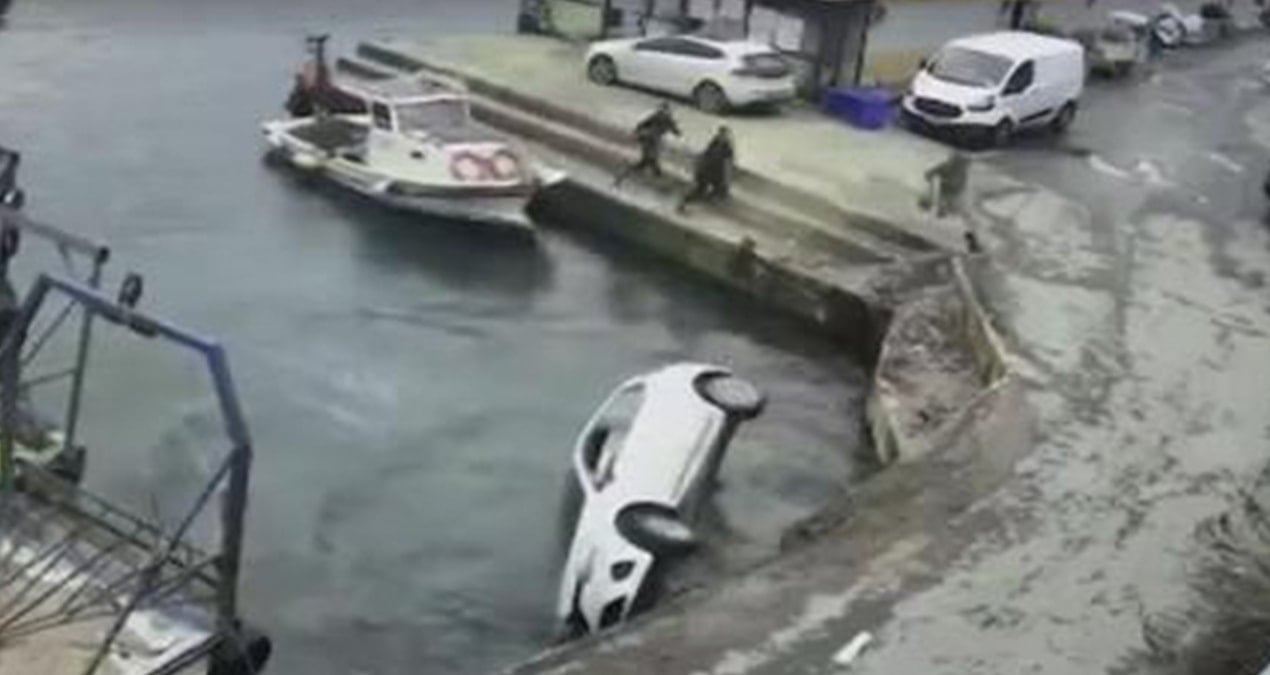 Sarıyer’de otomobil denize düştü