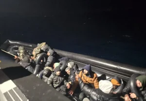 Seferihisar’da 29 Düzensiz Göçmen Yakalandı