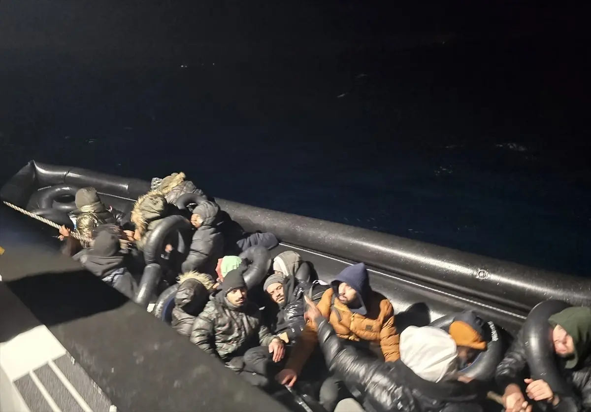 Seferihisar’da 29 Düzensiz Göçmen Yakalandı