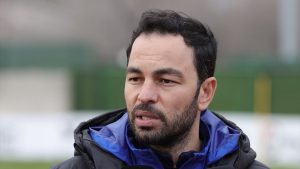 Selçuk İnan, Fenerbahçe karşısında ilk peşinde