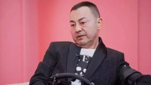 Serdar Ortaç sahnede düştü! O anlar hayranlarını korkuttu