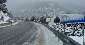 Sertavul Geçidi’nde kar engeli: Ağır vasıta geçişleri durduruldu
