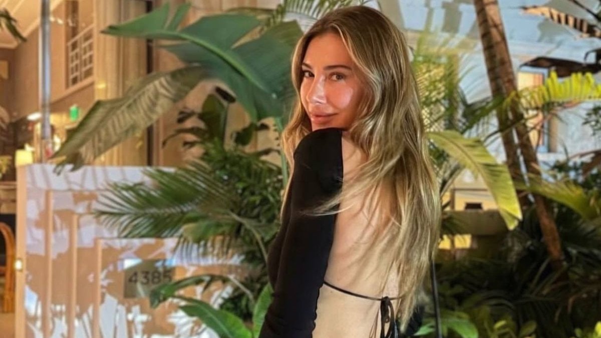 Şeyma Subaşı yine Kur’an-ı Kerim paylaştı