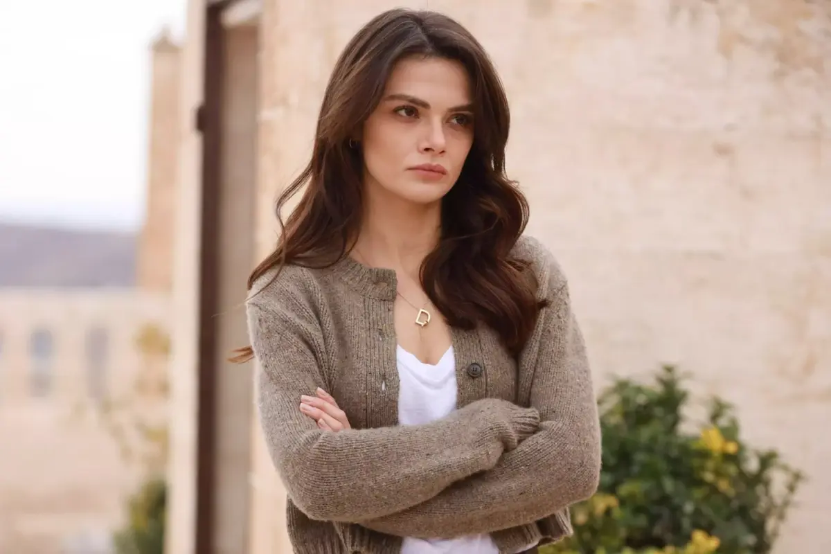 Sinem Ünsal annesinin fotoğrafını paylaştı, takipçileri yorum bombardımanına tuttu