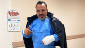 Sivas’ta meşhur tostçu, soğuk havada şov yapmak istedi: Kendini yaktı