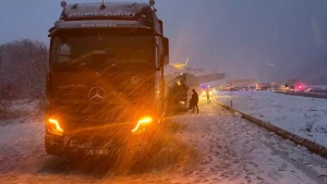 Sivas’ta Otobüs-TIR Kazası: 7 Yaralı
