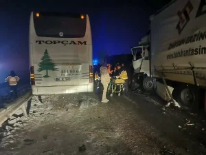 Sivas’ta Zincirleme Trafik Kazası: 8 Yaralı