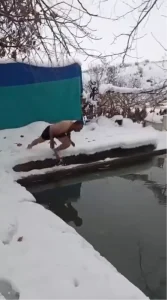 Soğuk Havada Havuz Keyfi