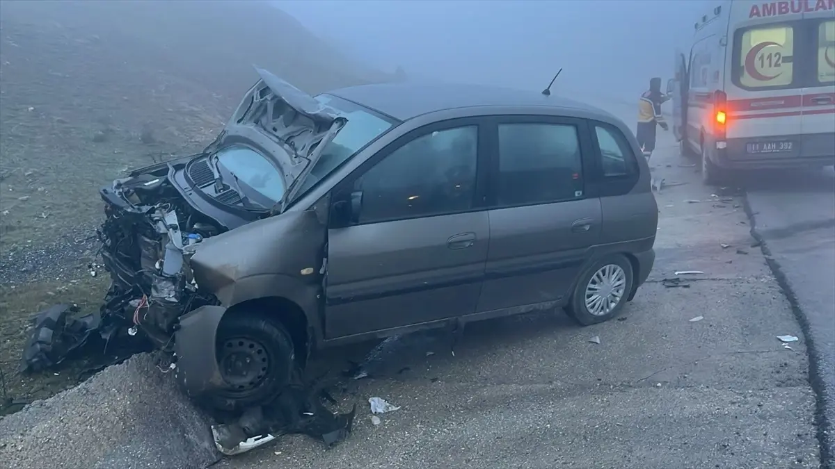 Söğüt’te İki Ayrı Trafik Kazası: 4 Yaralı