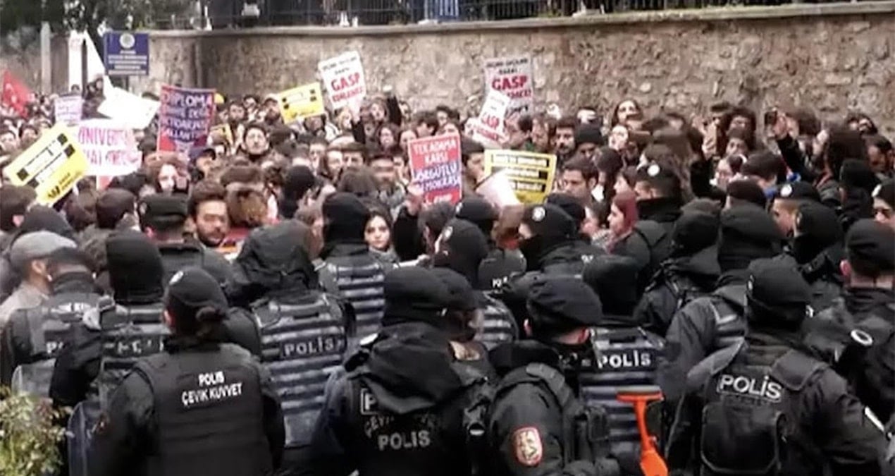 Sokakta itiraz ettiler, yurtta cezalandırıldılar