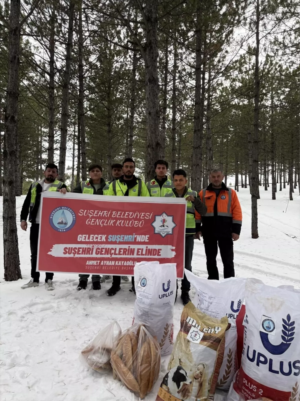 Suşehri’nde Yabani Hayvanlara Yem Bırakıldı